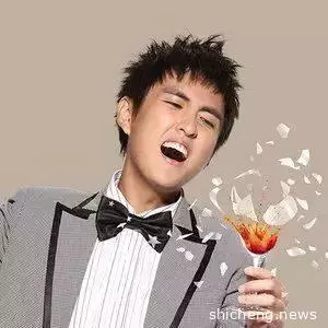 这个最近在中国超红的男星,竟然是新加坡人