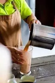 在新加坡,你一定听过Apple Pie但你有听过Teh Tarik Pie吗