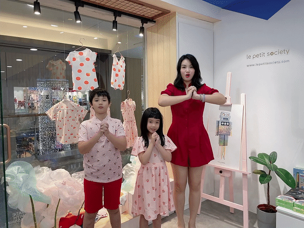 新加坡这家网红亲子装推出2023新春年衣，全家一站买齐