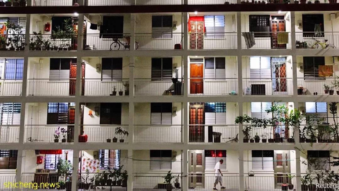 “住组屋的是下等人!” 新加坡女子这句话被他怒怼!现任总统曾住组屋超30年