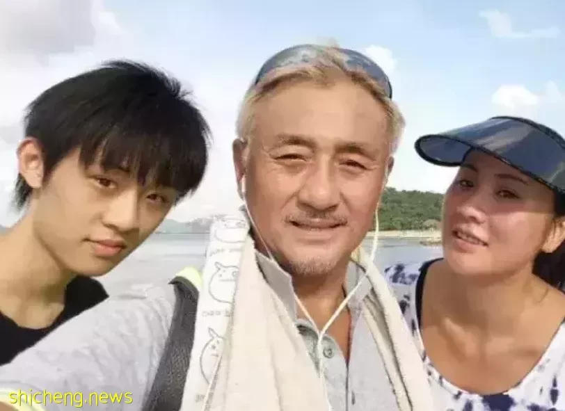 “住组屋的是下等人!” 新加坡女子这句话被他怒怼!现任总统曾住组屋超30年